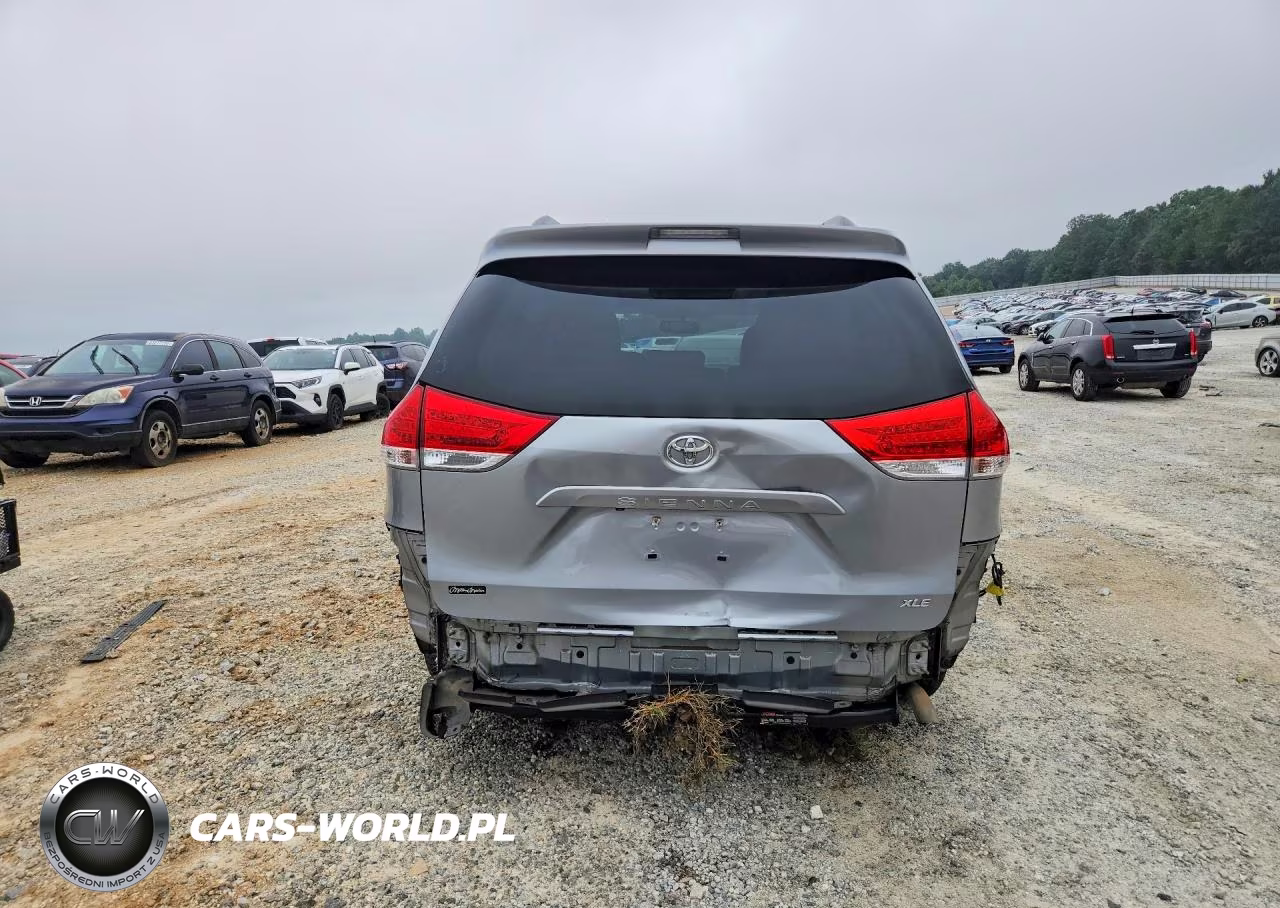 2013 Toyota Sienna Xle 8-Passenger VIN:5TDYK3DC5DS340654 - 6