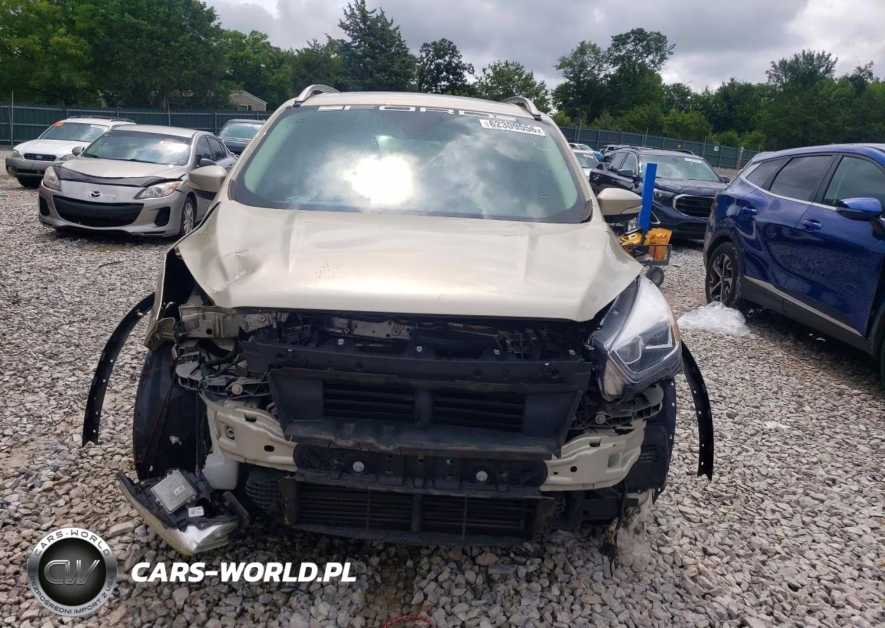 2017 Ford Escape Titanium VIN:1FMCU0J9XHUE01330 - 5
