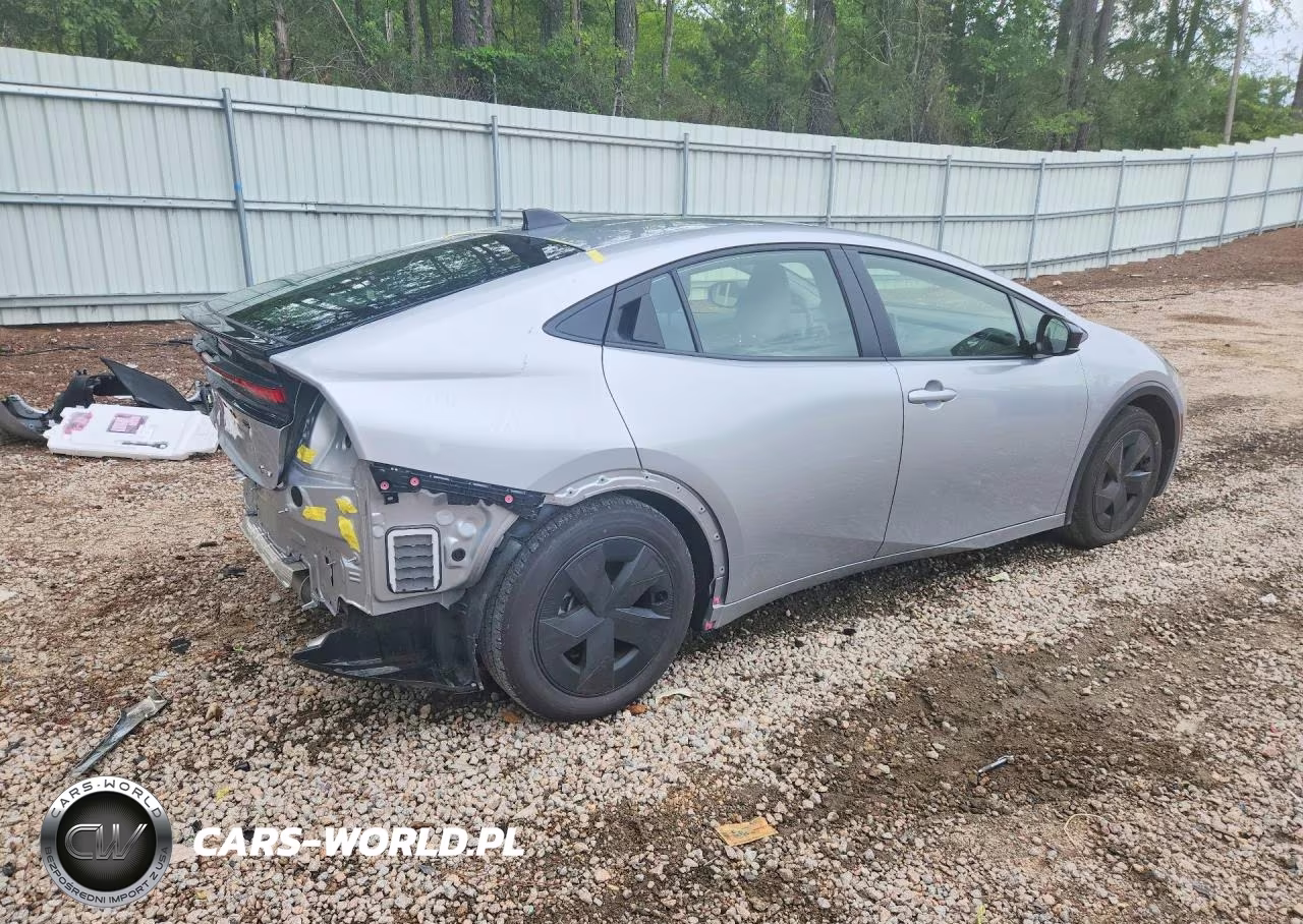 2026 Toyota Prius Le VIN:JTDACAAU8T3073560 - 3