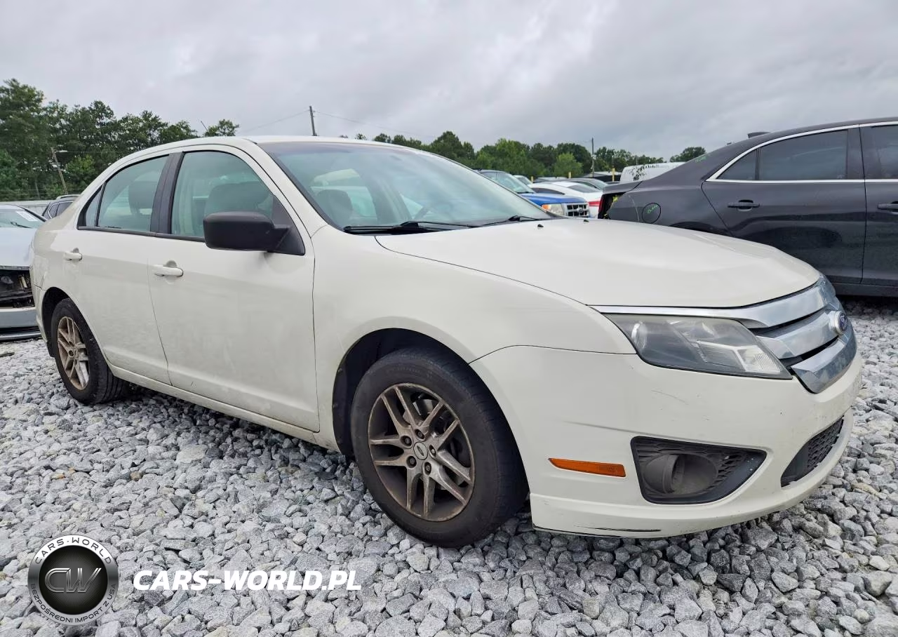 2012 Ford Fusion S VIN:3FAHP0GA6CR200047 - 4