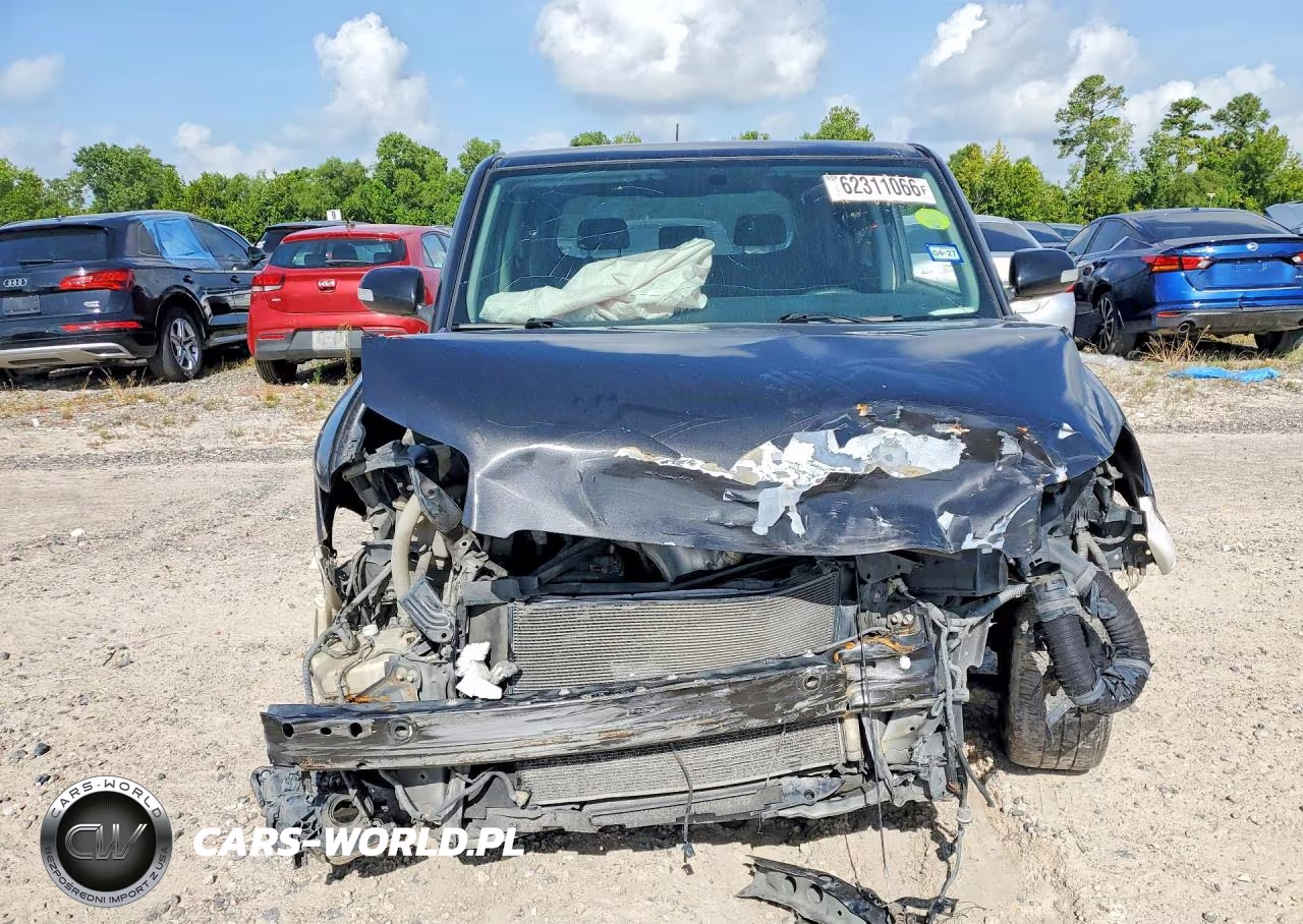 SCION XB VIN:JTLZE4FE0B1130753 - 5