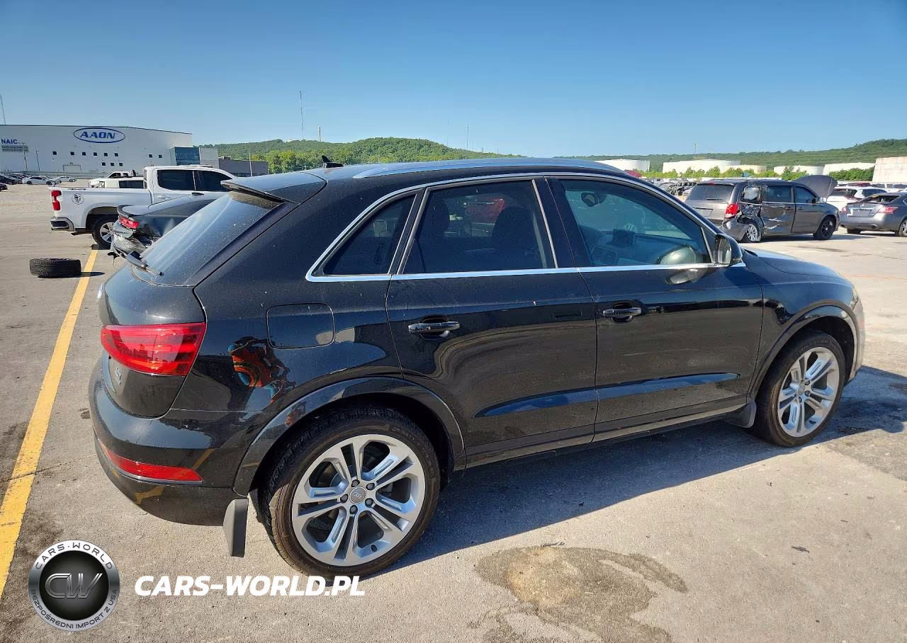 2015 Audi Q3 Premium Plus VIN:WA1EFCFS9FR000947 - 3