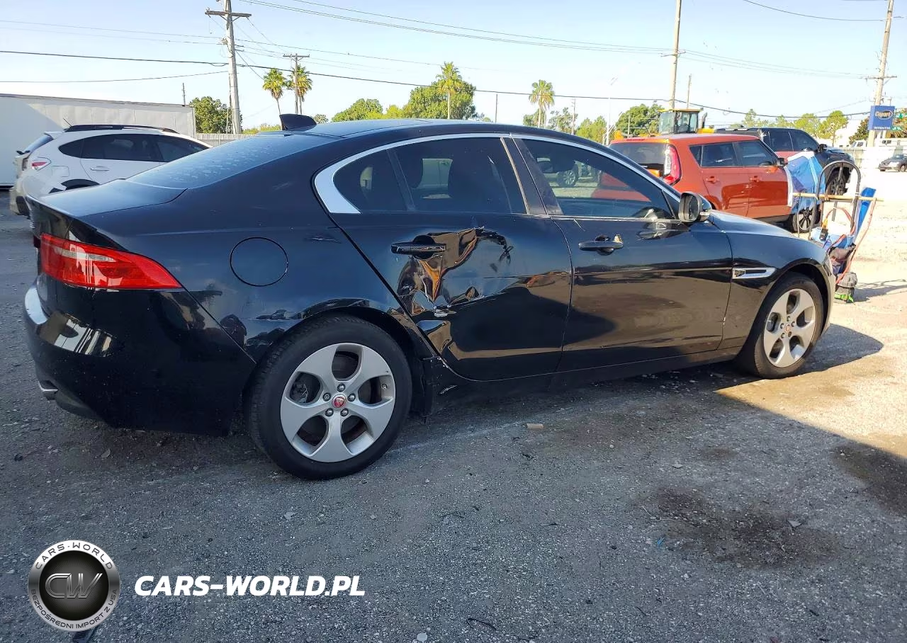2017 Jaguar Xe VIN:SAJAR4BG7HA960208 - 3