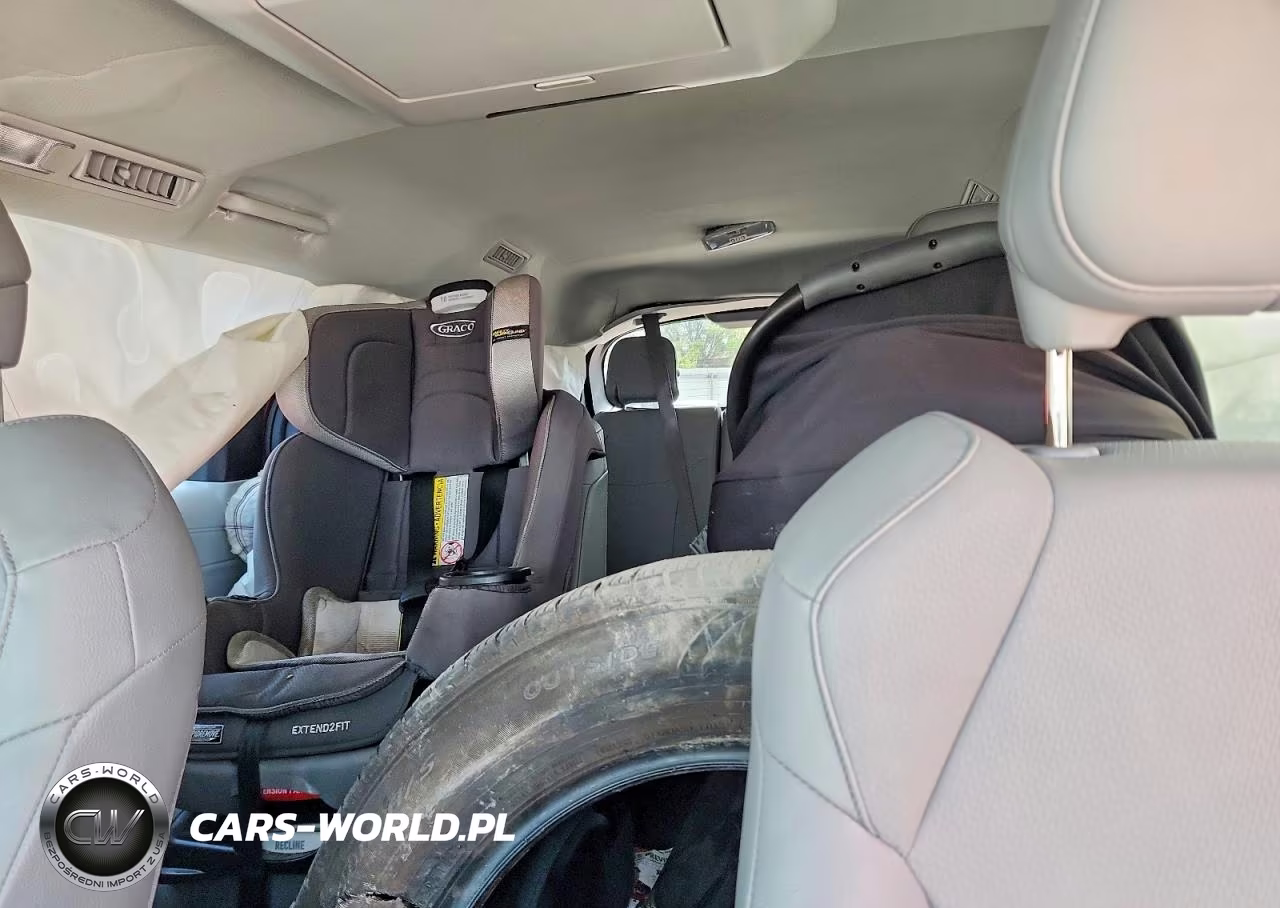 2025 Toyota Sienna Xle 7-Passenger VIN:5TDJRKECXSS252864 - 10