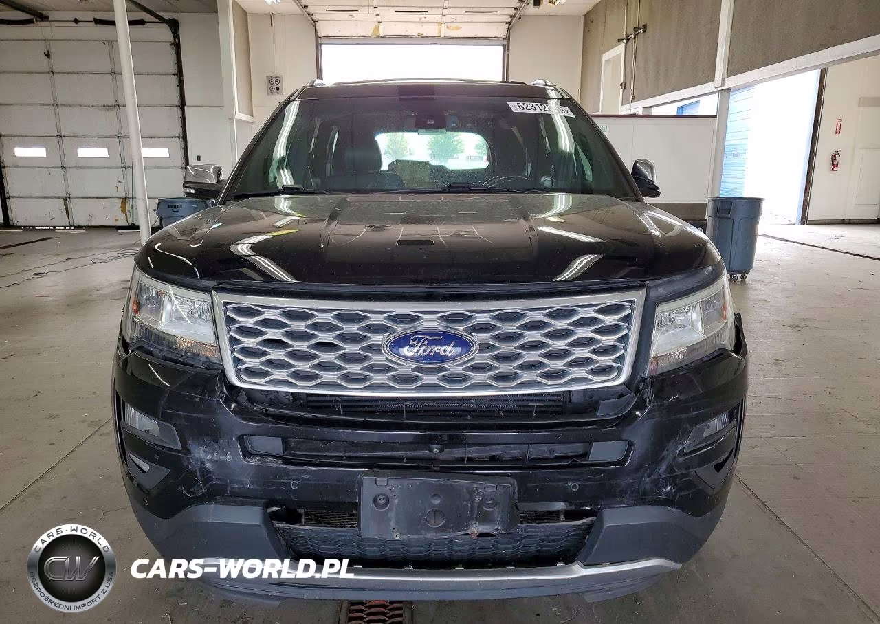 2017 Ford Explorer Platinum VIN:1FM5K8HT2HGA62463 - 5