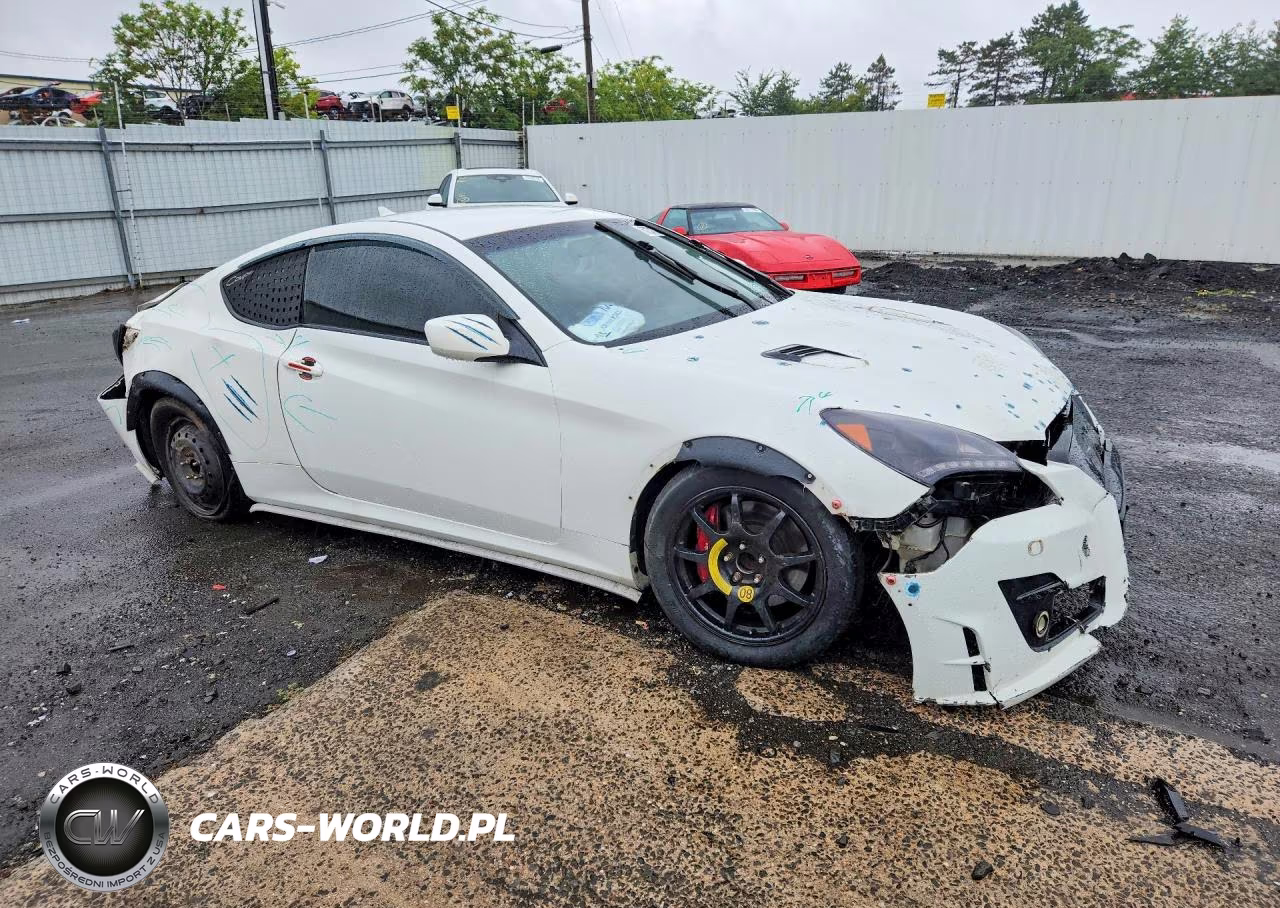 2010 Hyundai Genesis Coupe 2.0T R-Spec VIN:KMHHT6KD6AU027707 - 4