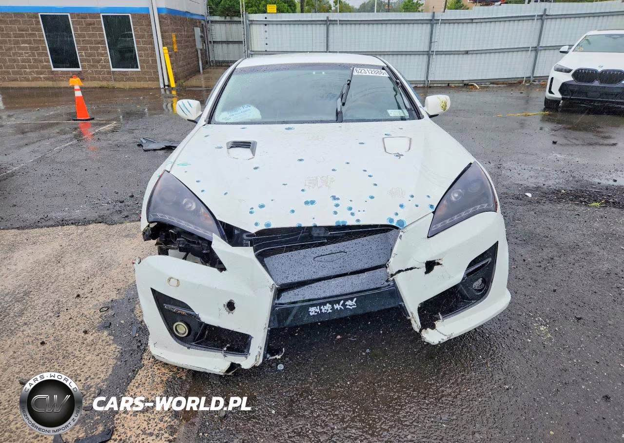 2010 Hyundai Genesis Coupe 2.0T R-Spec VIN:KMHHT6KD6AU027707 - 5