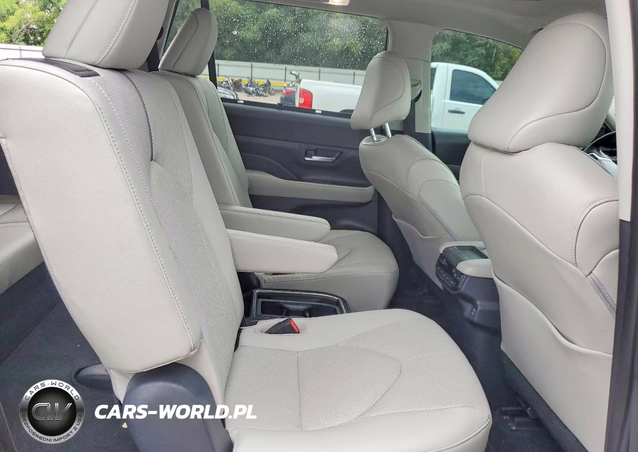 2024 Toyota Grand Highlander Platinum VIN:5TDAAAB52RS044382 - 11