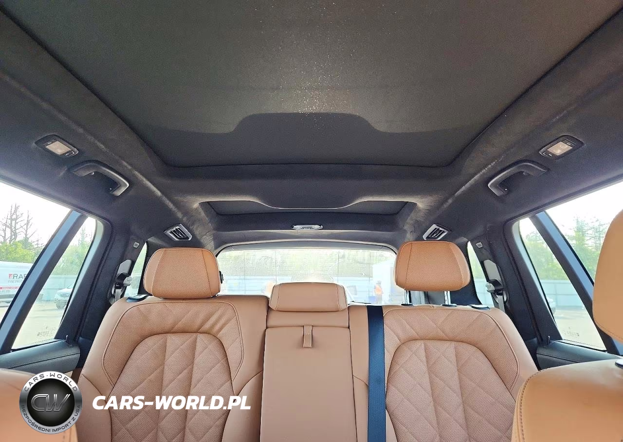 2026 BMW X7 xDrive40I VIN:5UX23EM02T9309054 - 10