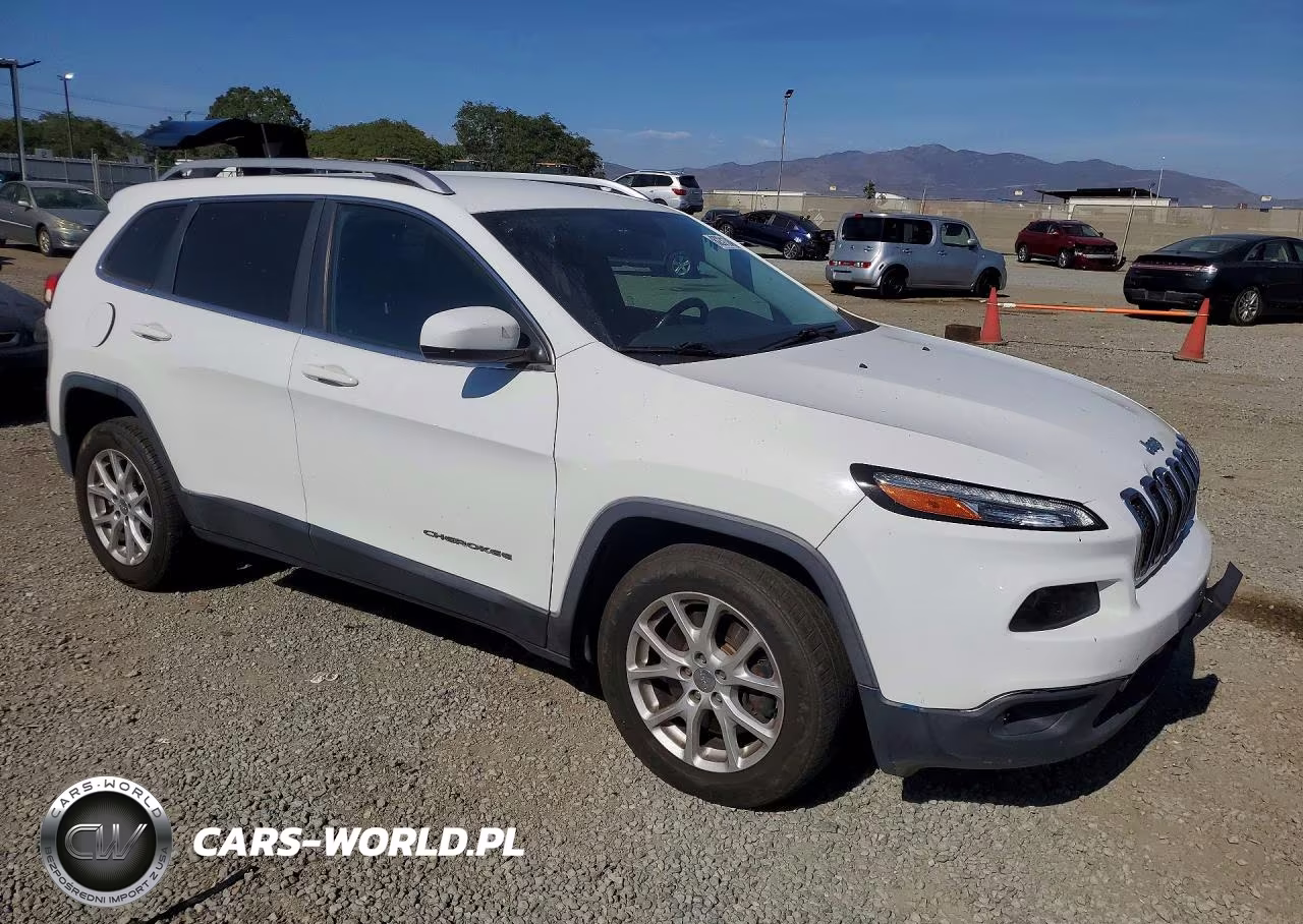 2016 Jeep Cherokee Latitude VIN:1C4PJLCB7GW329392 - 4