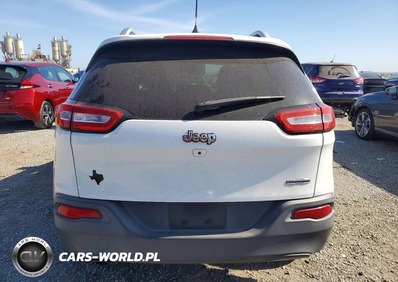 2016 Jeep Cherokee Latitude VIN:1C4PJLCB7GW329392 - 6