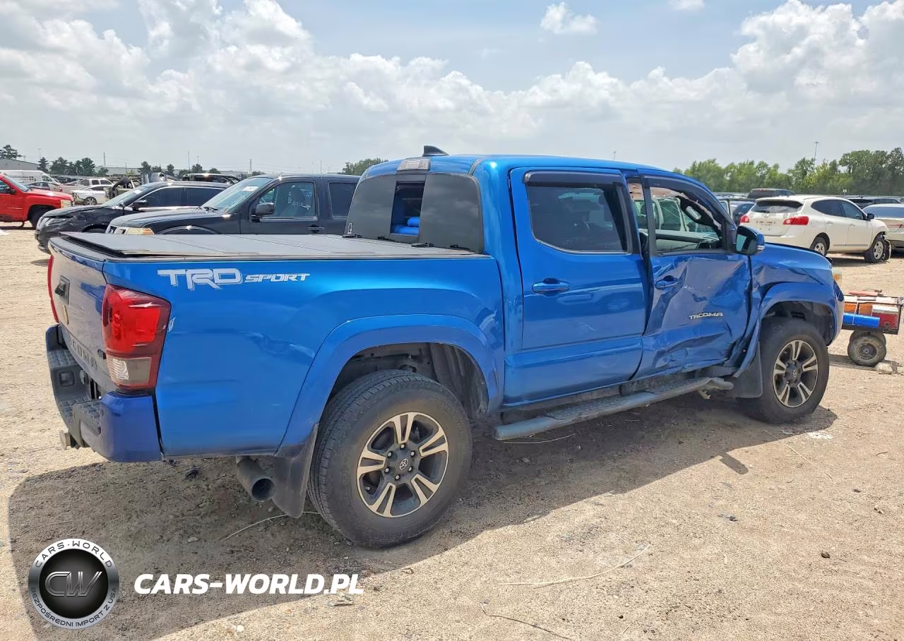 2018 Toyota Tacoma Trd Sport VIN:5TFAZ5CN9JX064917 - 3