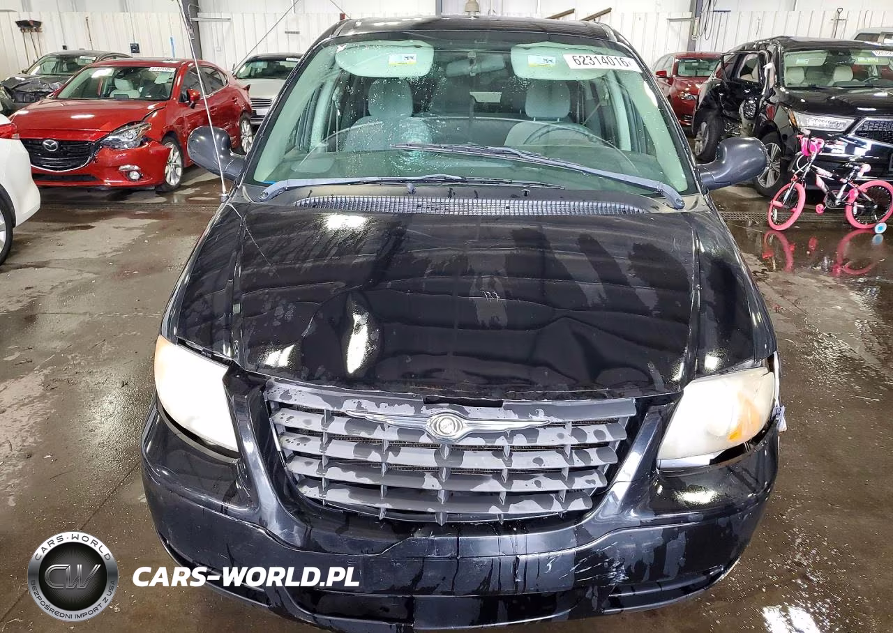 2006 Chrysler Town & Country VIN:1A4GP45R36B686762 - 5