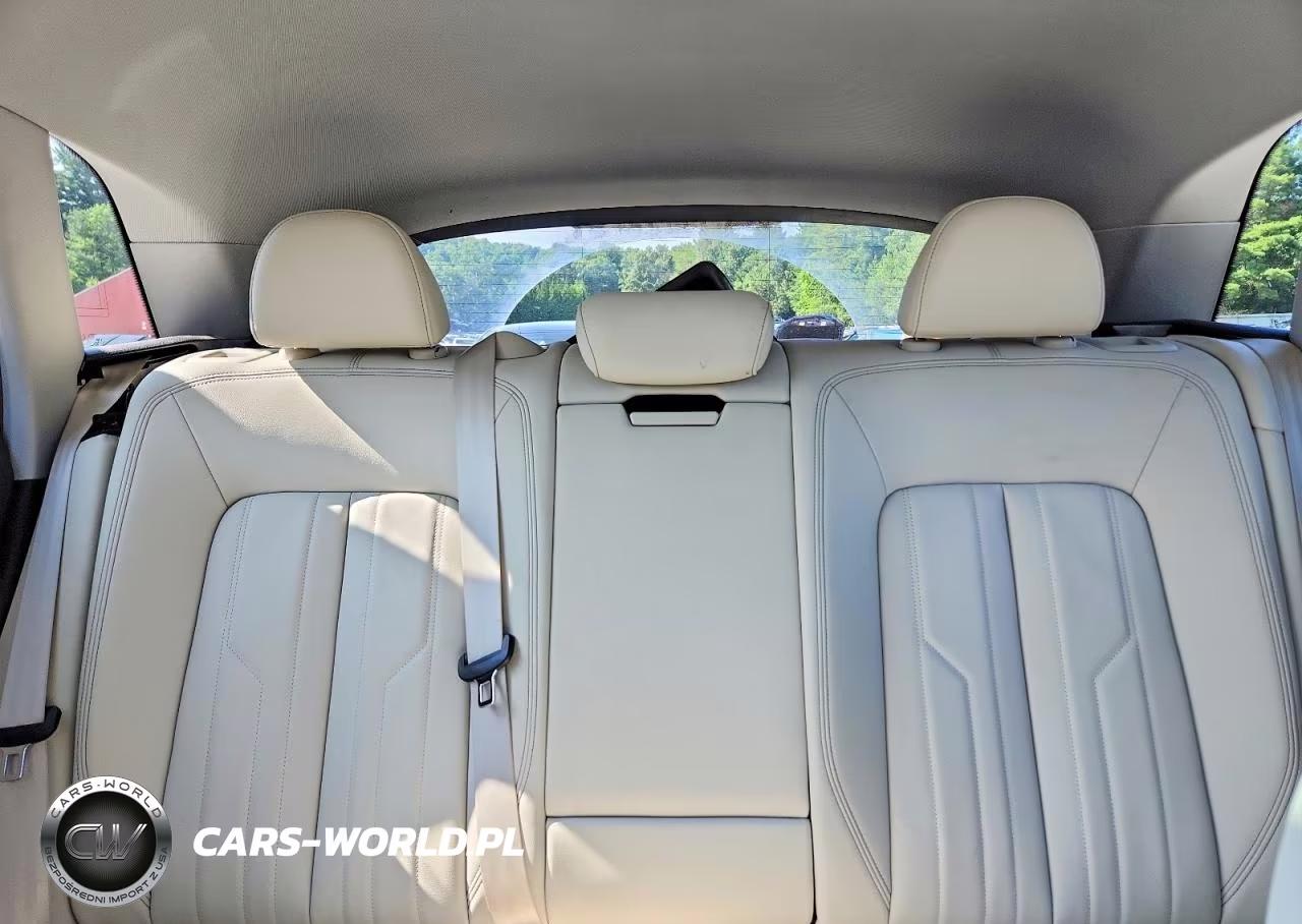 2021 Audi E-Tron Premium VIN:WA1AAAGE8MB038315 - 10