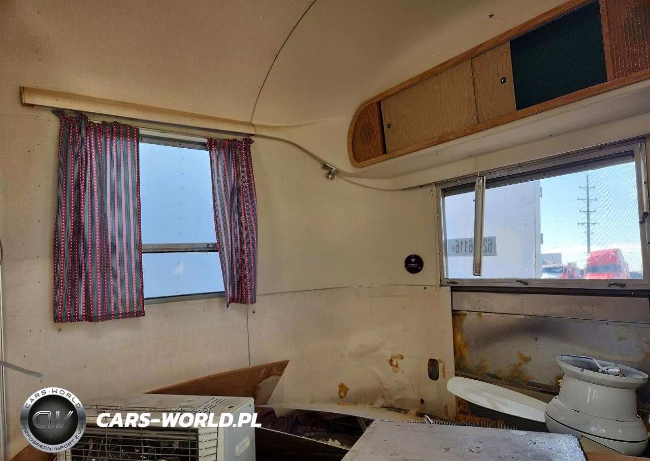 1968 Airstream Land Yacht Camper VIN:0228J261 - 5