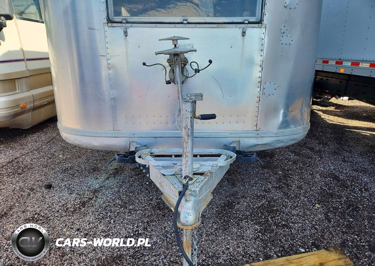 1968 Airstream Land Yacht Camper VIN:0228J261 - 7
