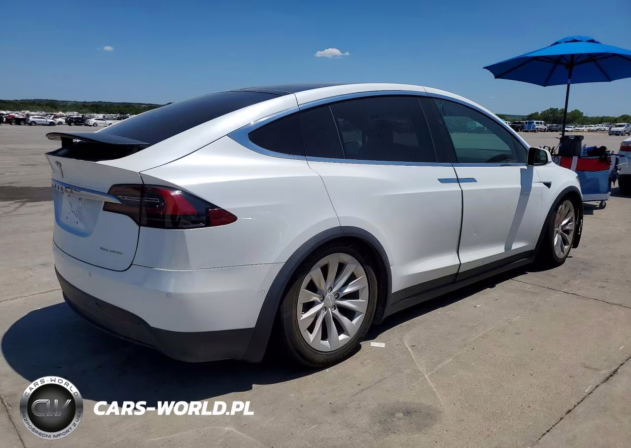 2020 Tesla Model X VIN:5YJXCDE26LF231868 - 3