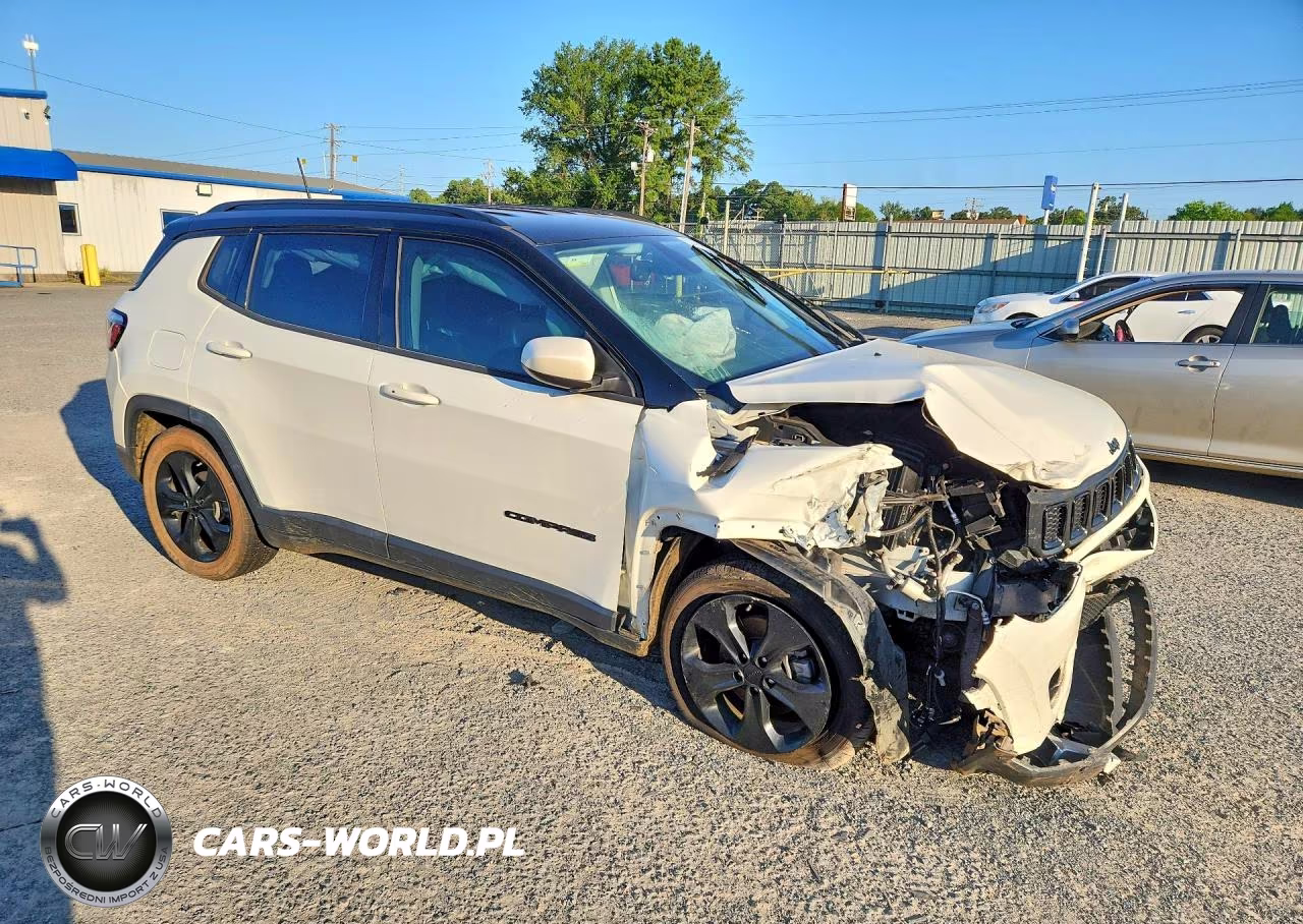 2020 Jeep Compass Latitude VIN:3C4NJCBB9LT102827 - 4