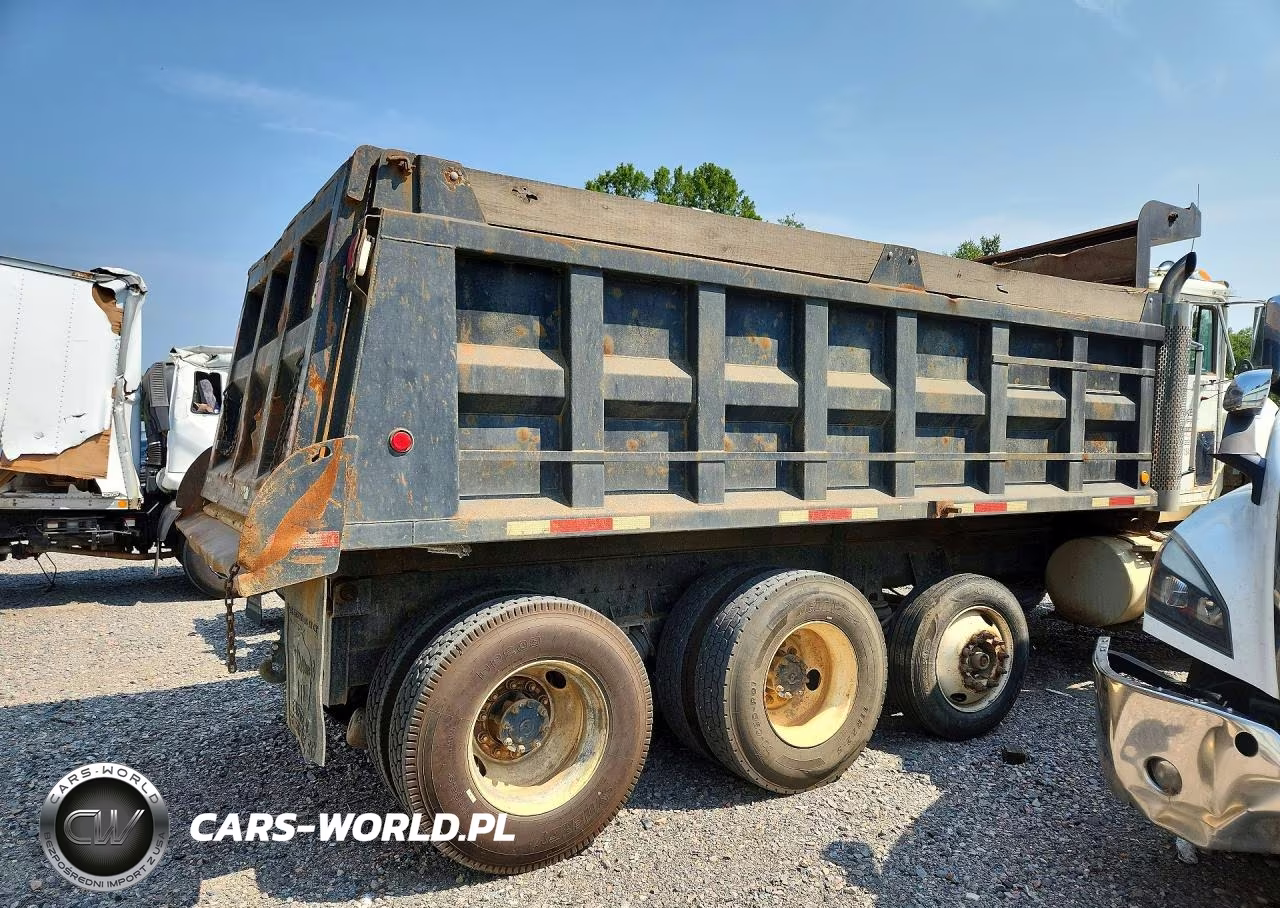 1999 International F5070 Dump Truck VIN:1HTTGAHT8XJ002518 - 3