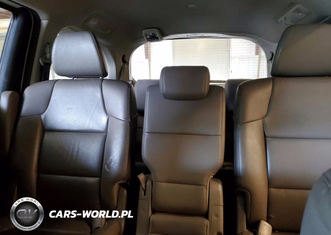 2015 Honda Odyssey Touring VIN:5FNRL5H97FB062519 - 10