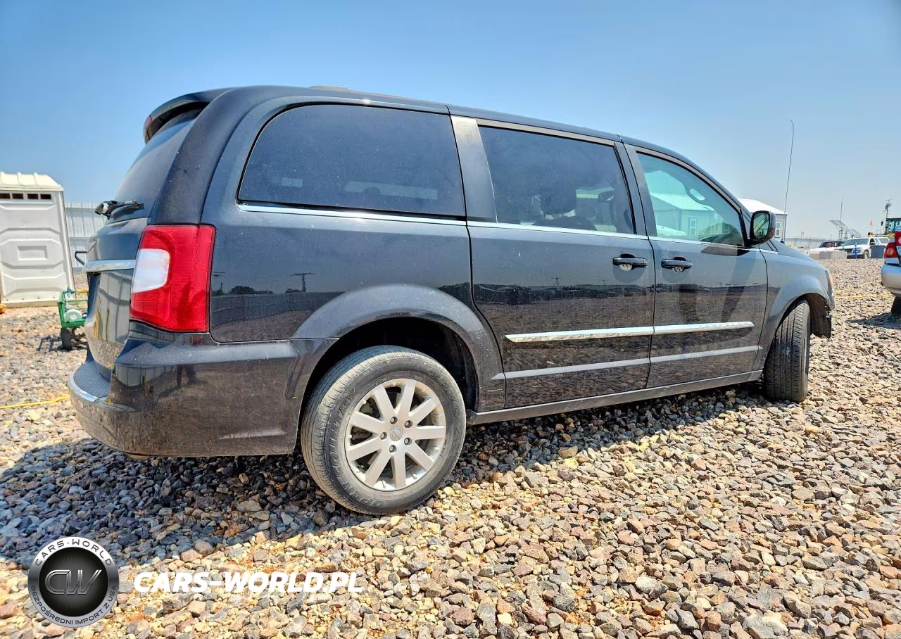 2016 Chrysler Town & Country Touring VIN:2C4RC1BG1GR165411 - 3