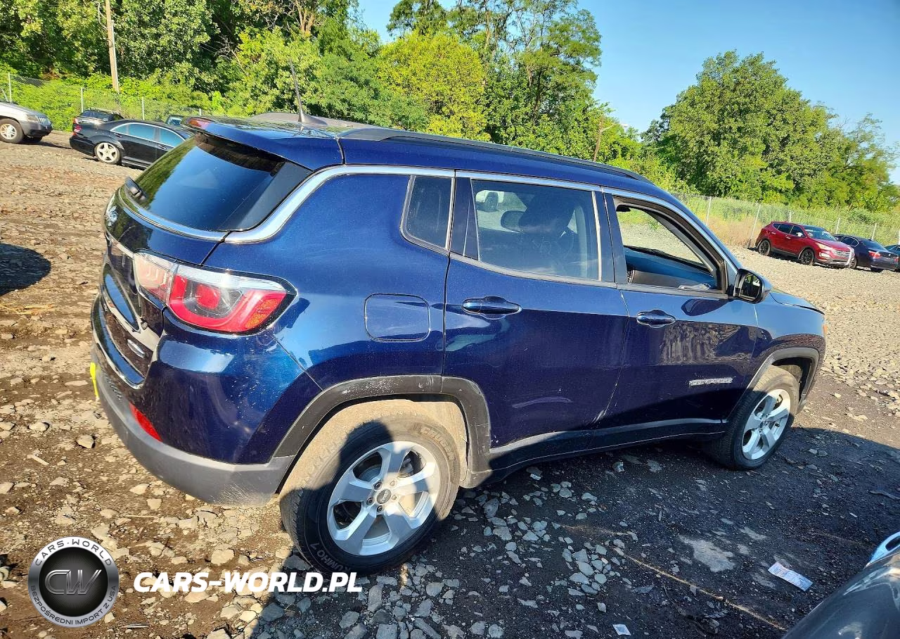 2018 Jeep Compass Latitude VIN:3C4NJDBB5JT397234 - 3