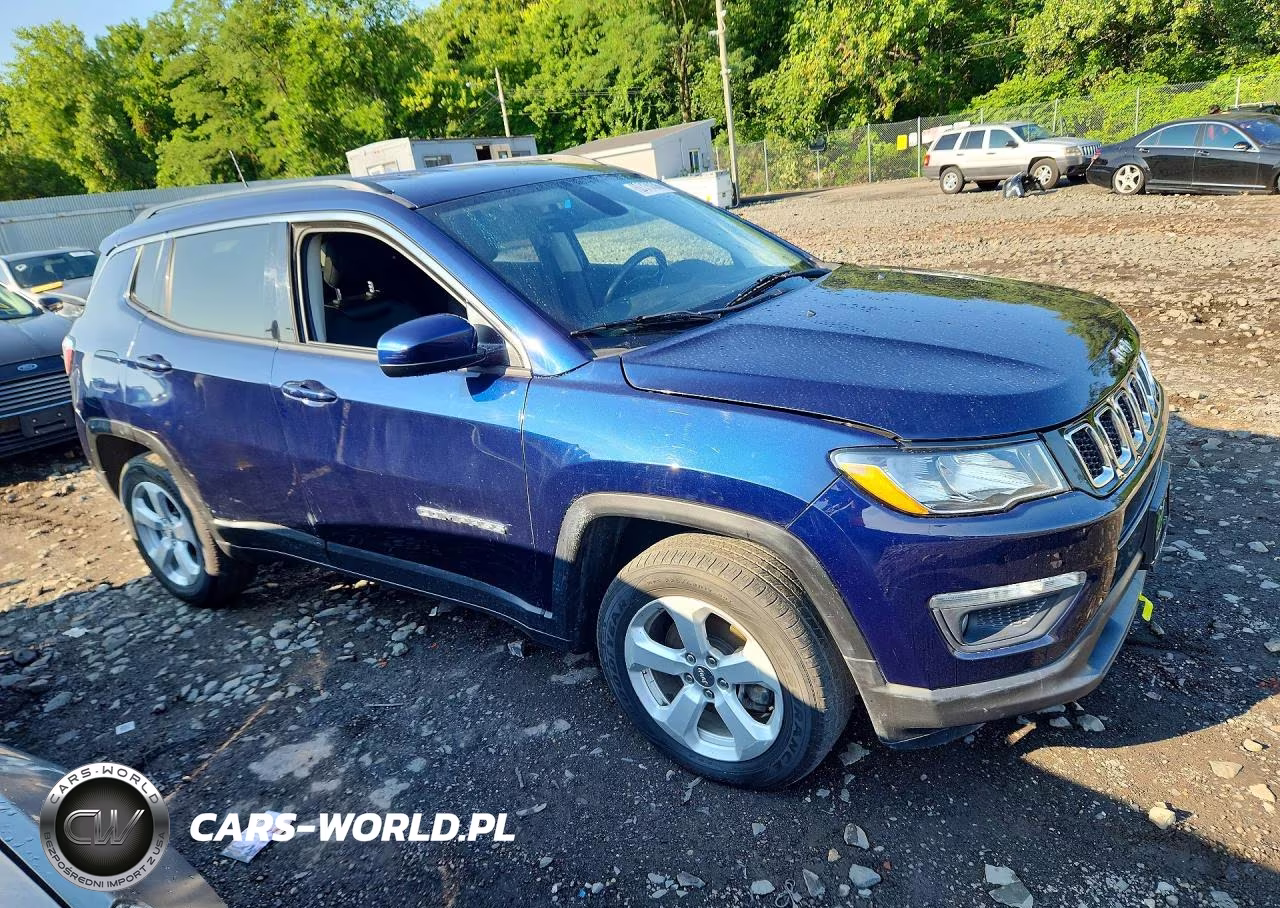 2018 Jeep Compass Latitude VIN:3C4NJDBB5JT397234 - 4