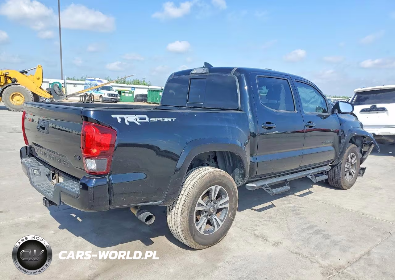 2018 Toyota Tacoma Trd Sport VIN:5TFAZ5CN2JX065813 - 3