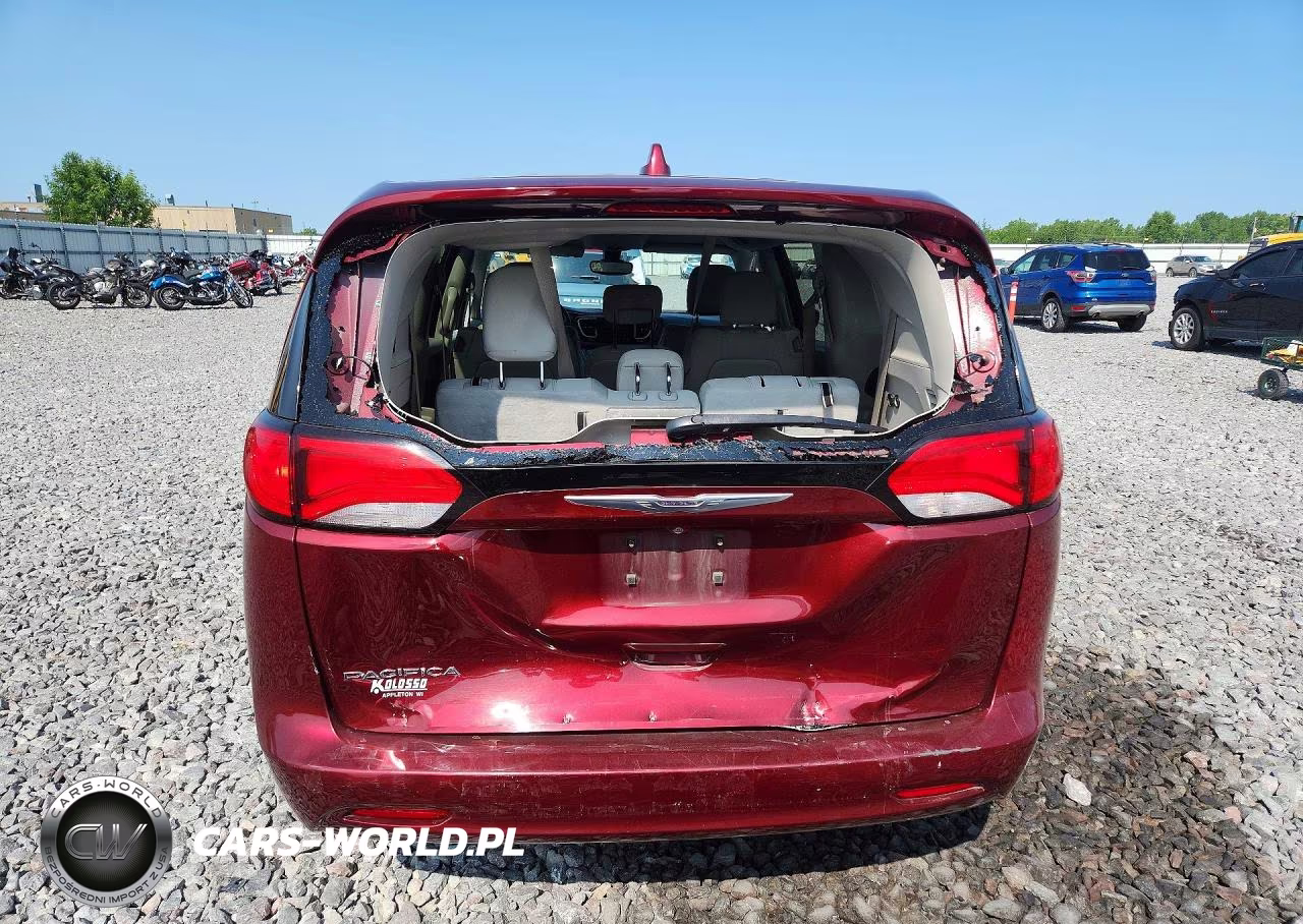 2017 Chrysler Pacifica Touring VIN:2C4RC1DG8HR522727 - 6