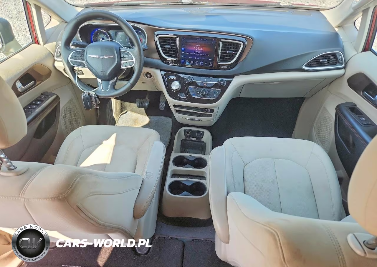 2017 Chrysler Pacifica Touring VIN:2C4RC1DG8HR522727 - 8