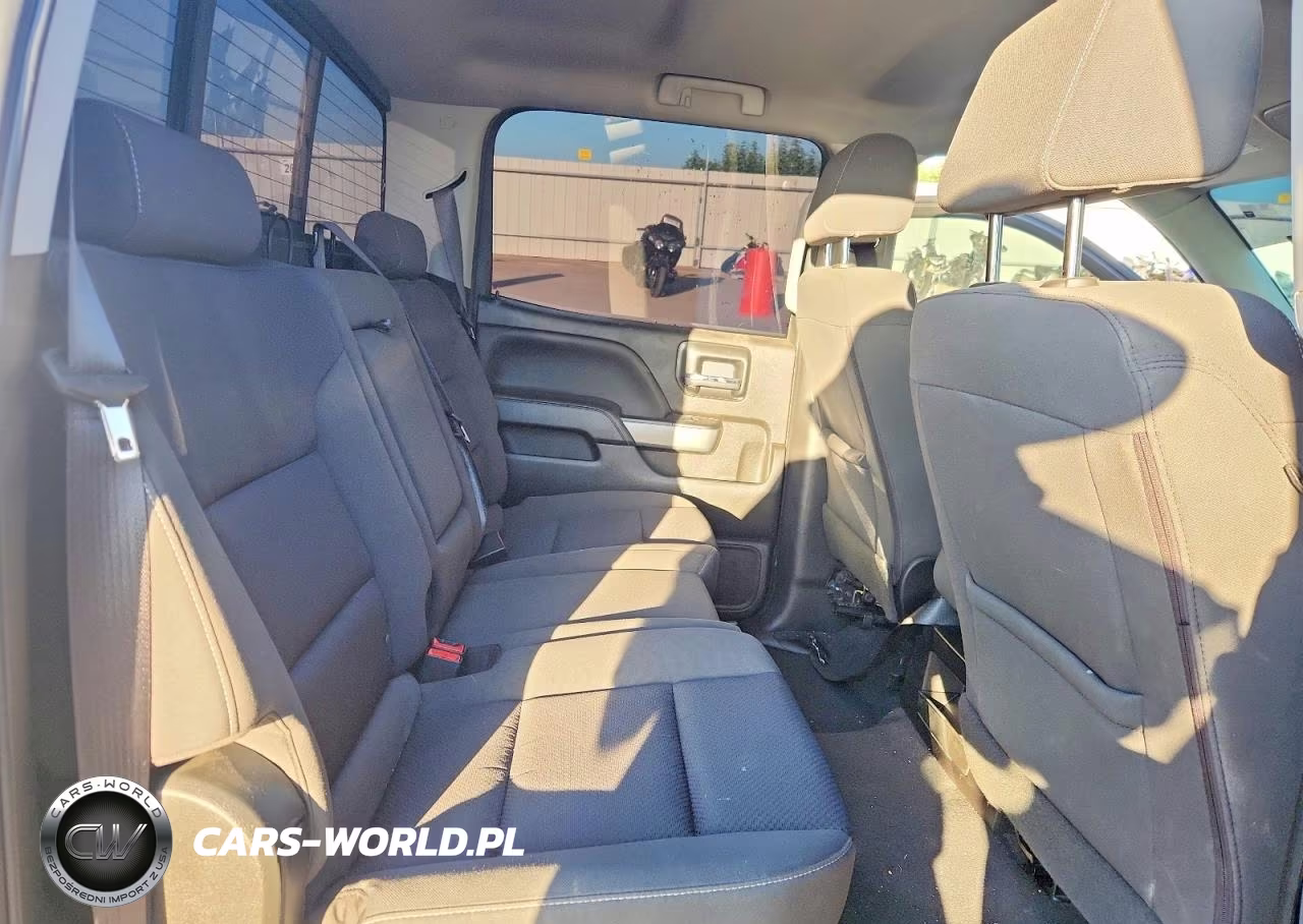 2018 Chevrolet Silverado K1500 Lt VIN:3GCUKREC1JG558665 - 10