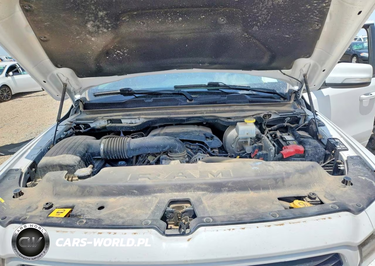 2020 Ram 1500 Laramie VIN:1C6SRFJT2LN255211 - 11