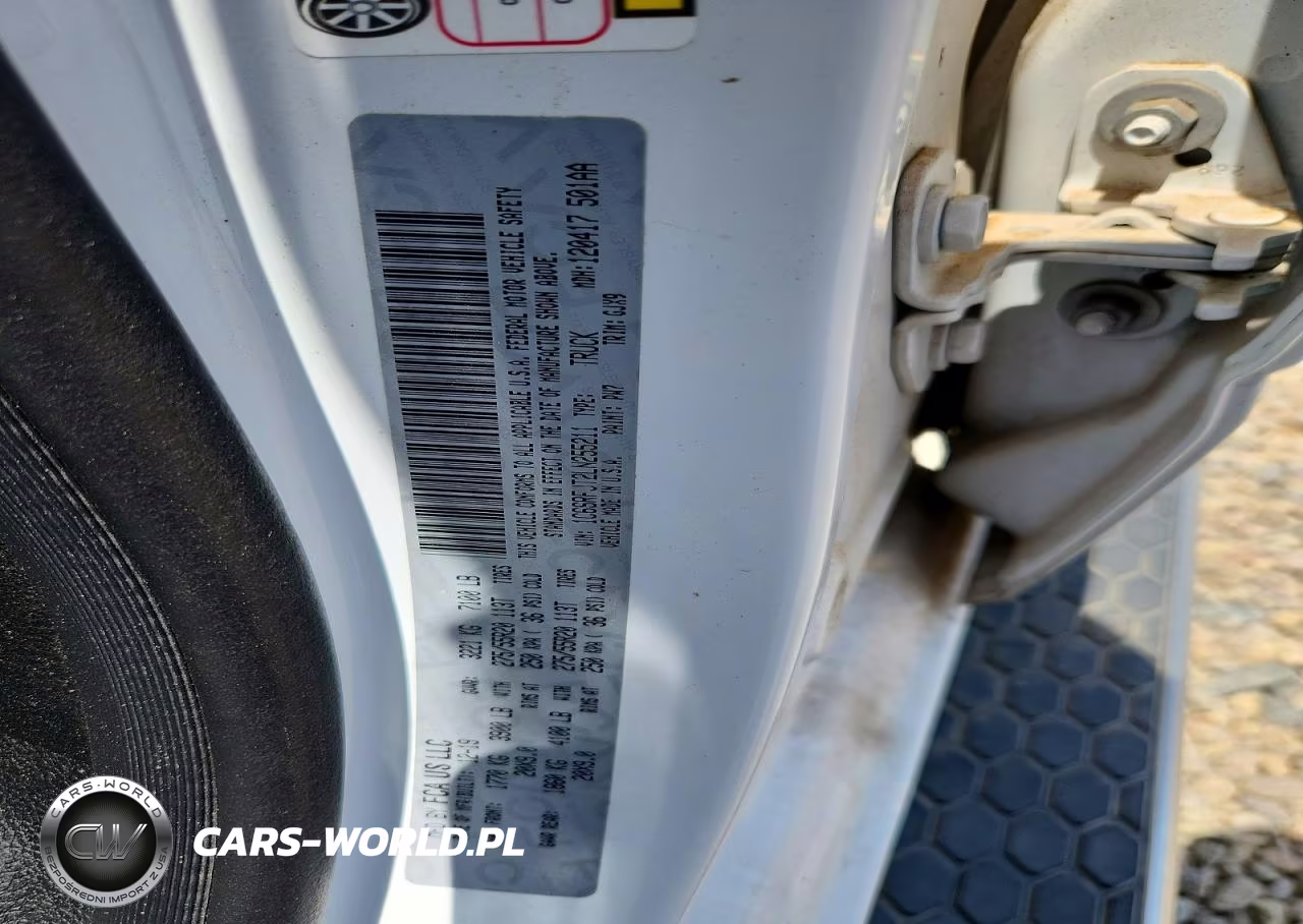 2020 Ram 1500 Laramie VIN:1C6SRFJT2LN255211 - 12