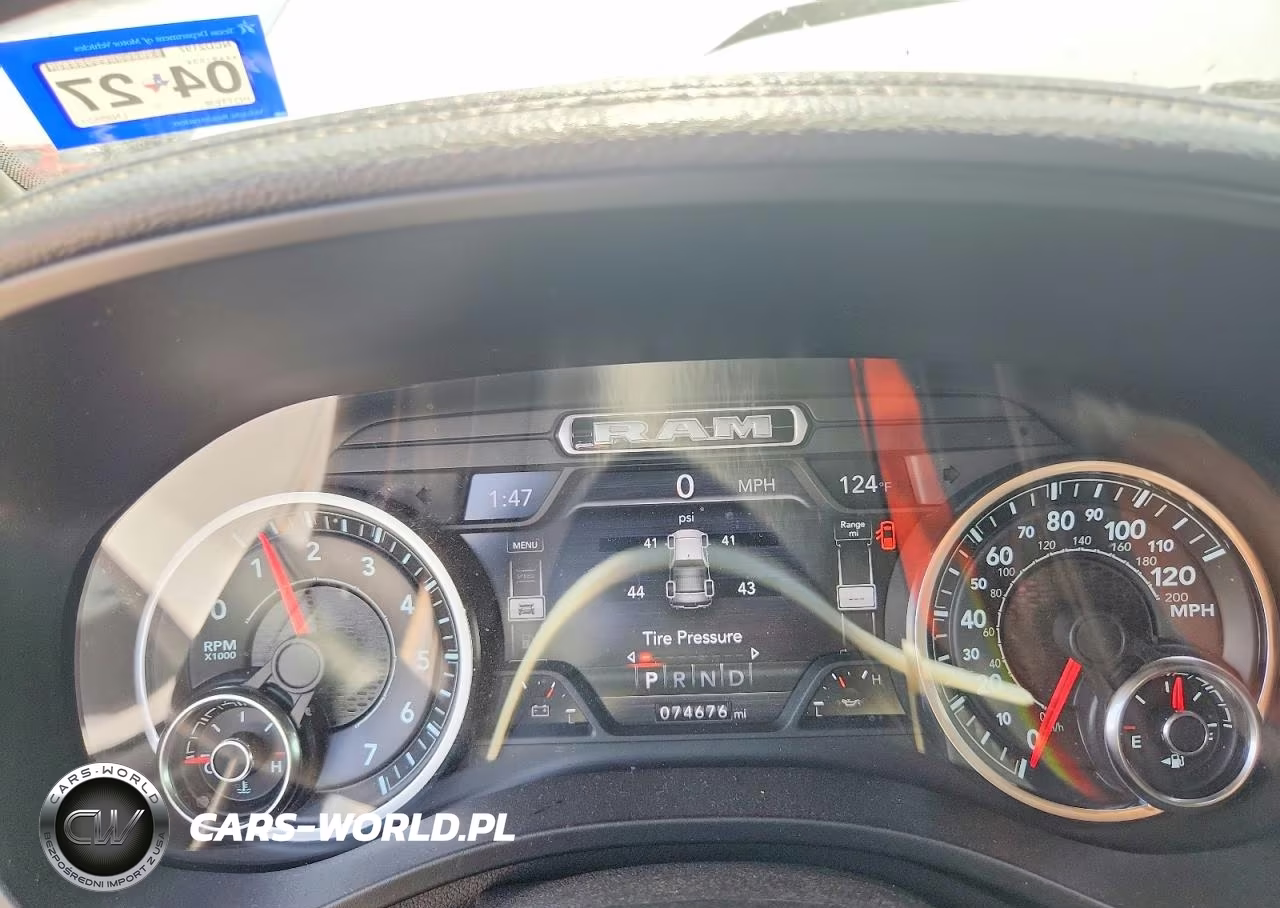 2020 Ram 1500 Laramie VIN:1C6SRFJT2LN255211 - 9