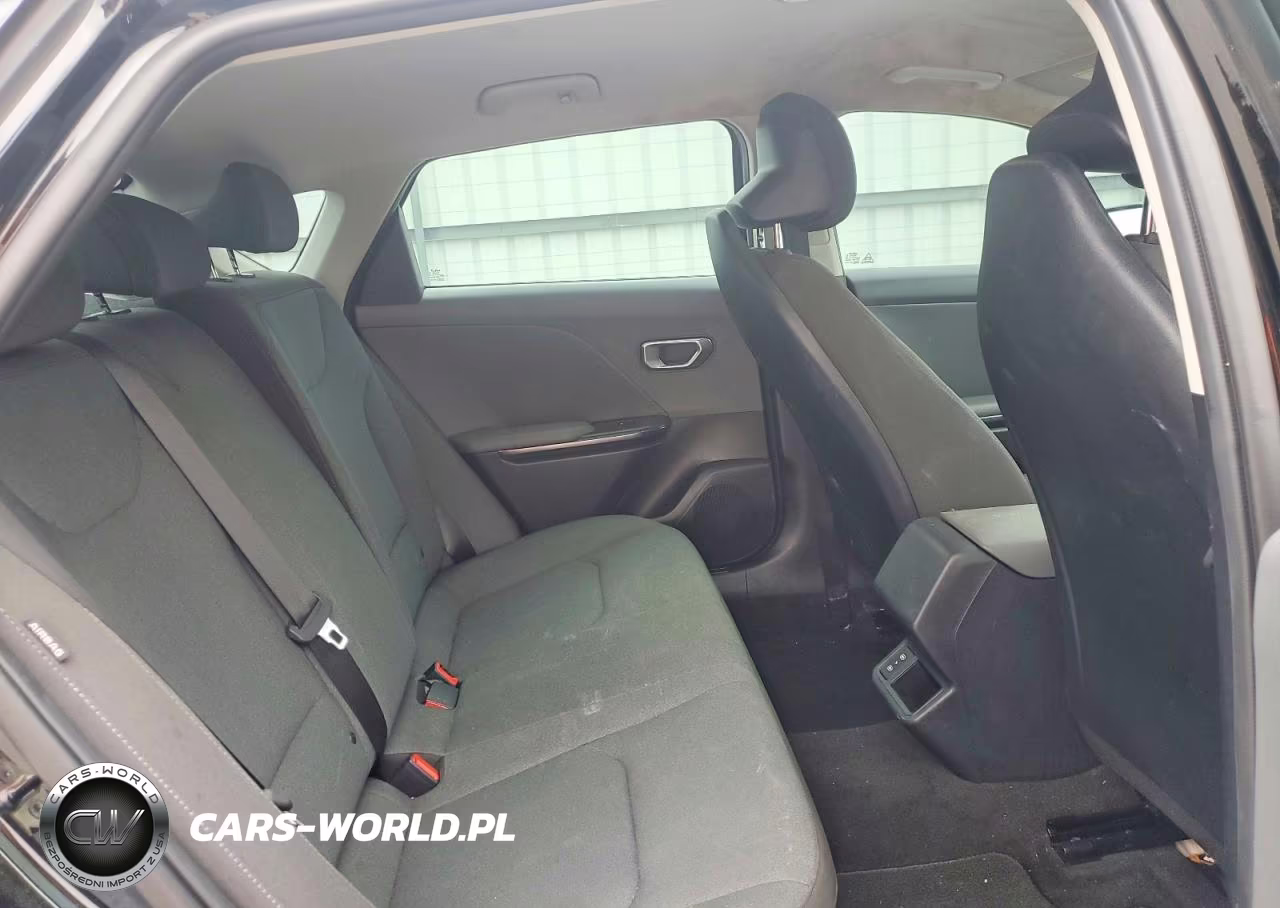 2025 Kia K4 Lxs VIN:3KPFT4DE6SE134701 - 10