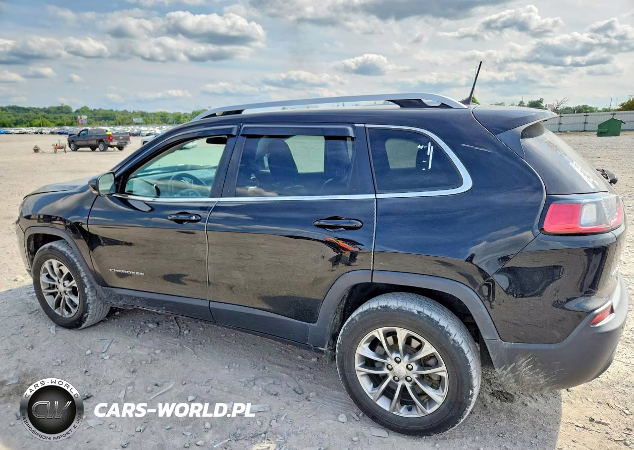 2019 Jeep Cherokee Latitude Plus VIN:1C4PJMLX6KD108257 - 2