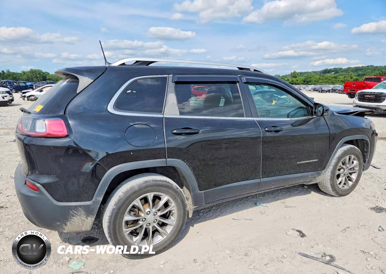 2019 Jeep Cherokee Latitude Plus VIN:1C4PJMLX6KD108257 - 3