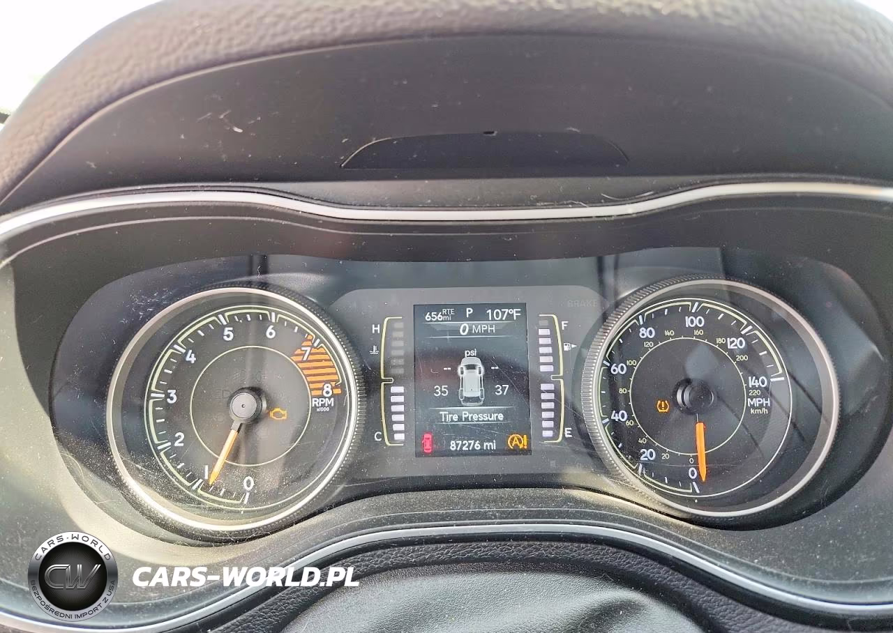 2019 Jeep Cherokee Latitude Plus VIN:1C4PJMLX6KD108257 - 9