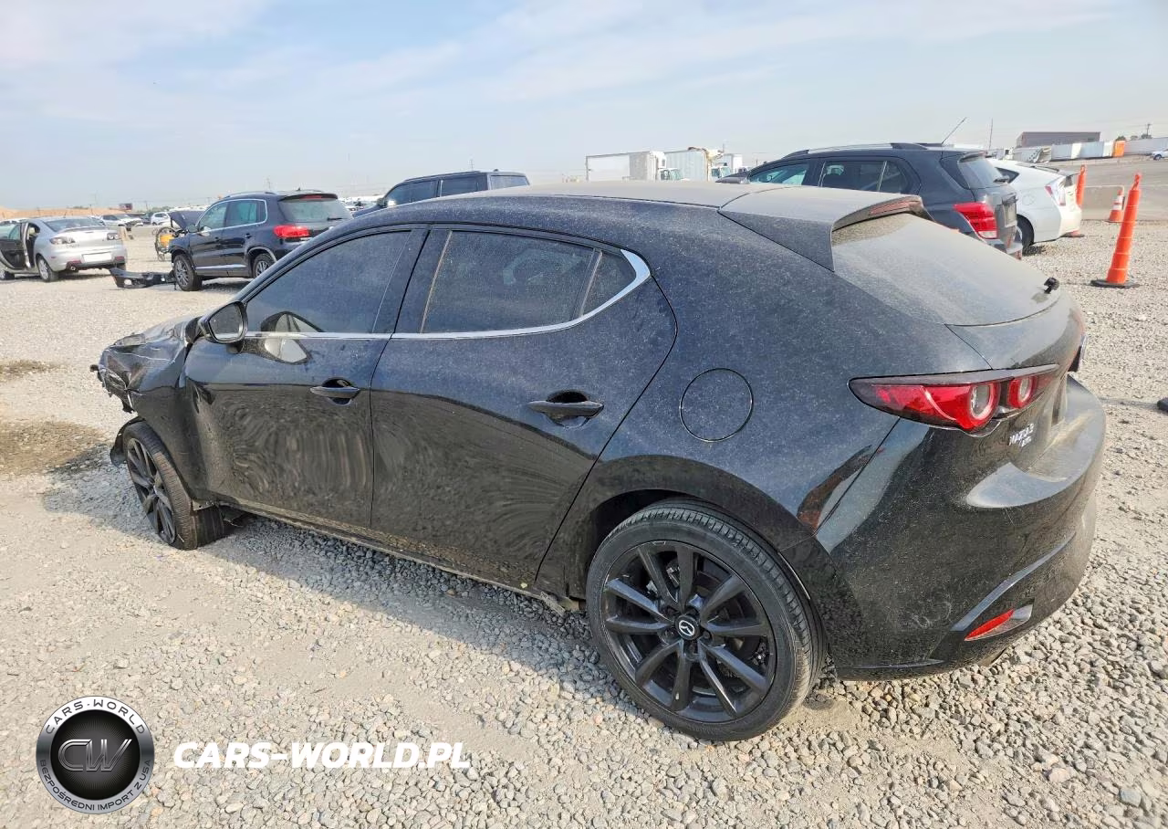 2022 Mazda 3 Premium VIN:JM1BPBML4N1501687 - 2