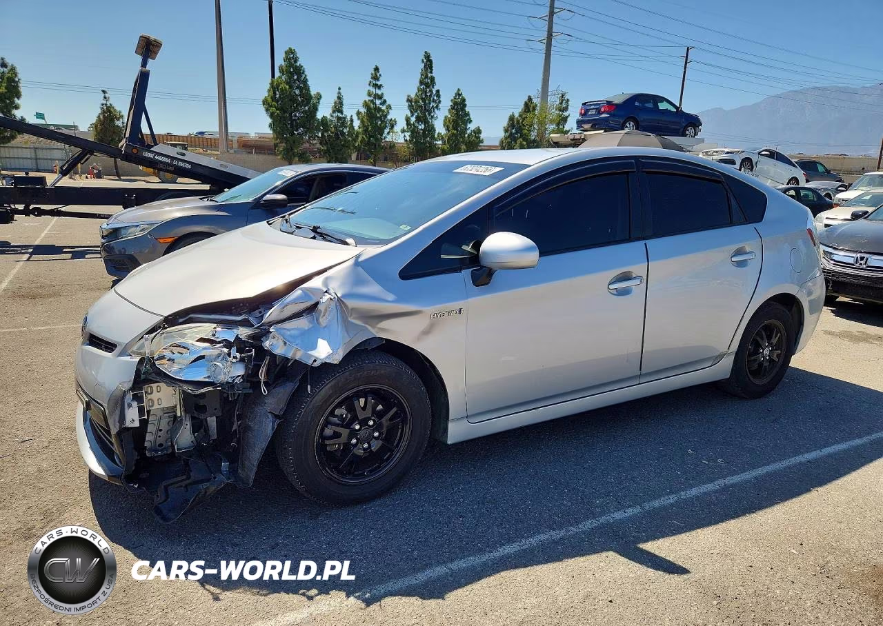 2015 Toyota Prius Two – zdjęcie 1 z 12