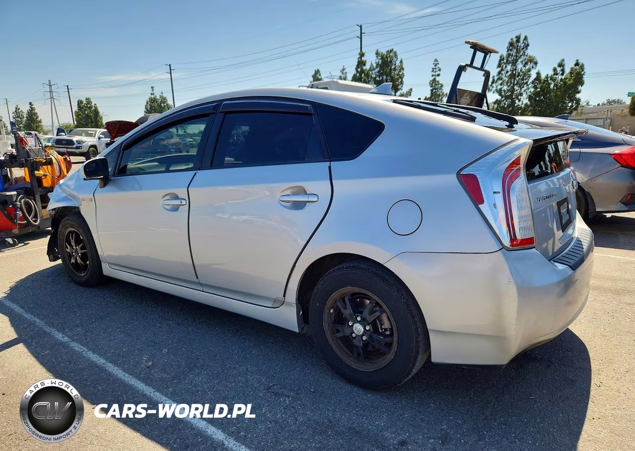 2015 Toyota Prius Two VIN:JTDKN3DU2F0420148 - 2