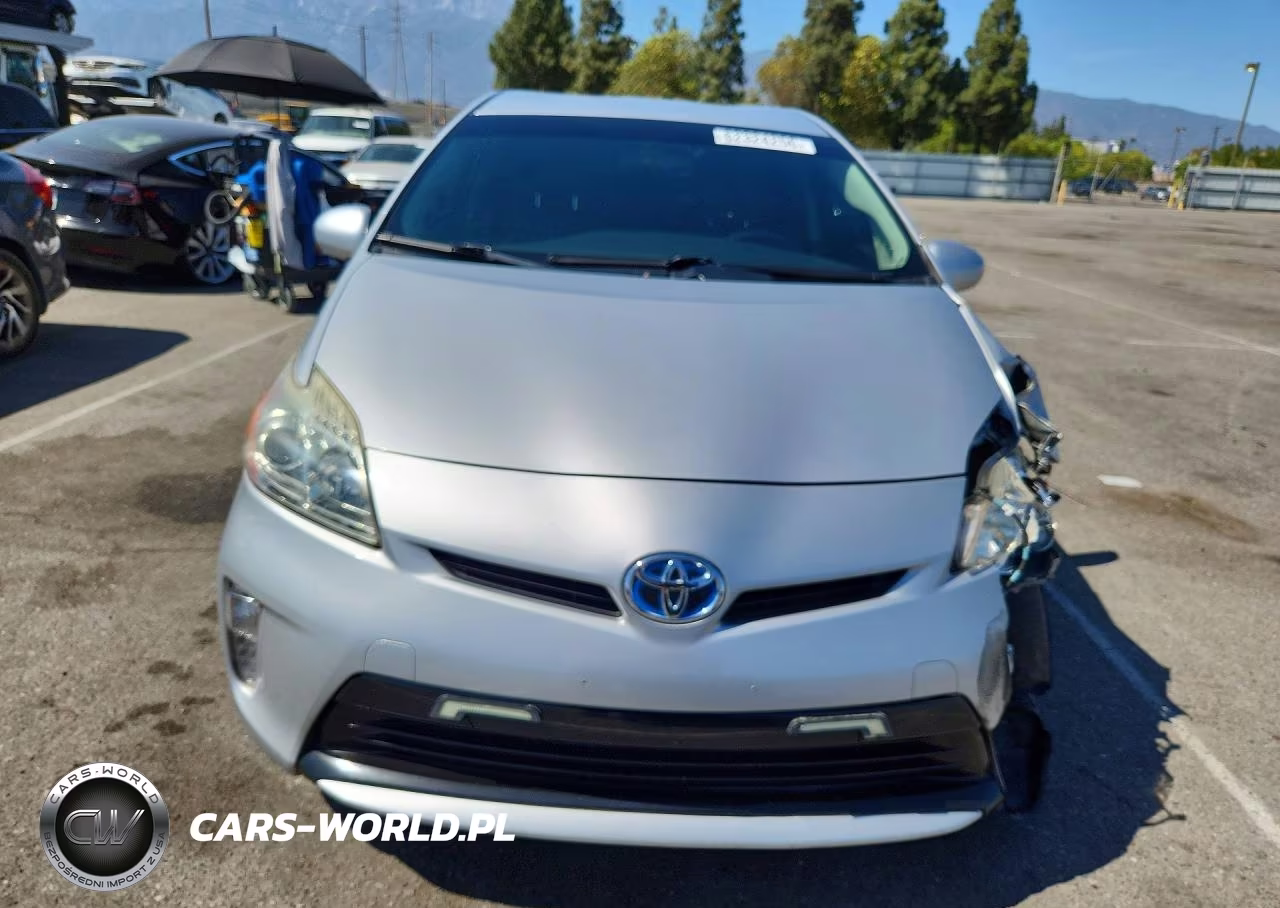 2015 Toyota Prius Two VIN:JTDKN3DU2F0420148 - 5