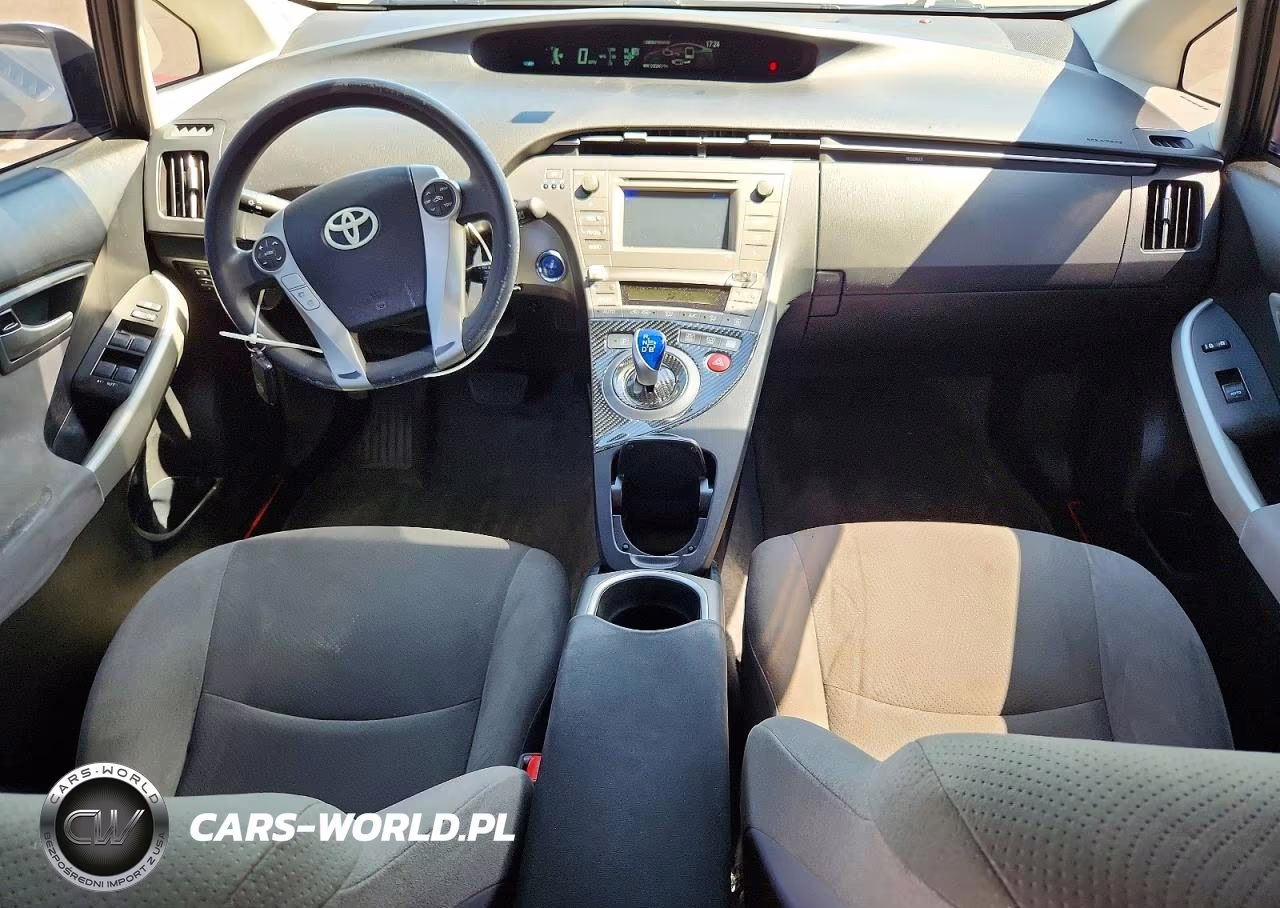 2015 Toyota Prius Two VIN:JTDKN3DU2F0420148 - 8