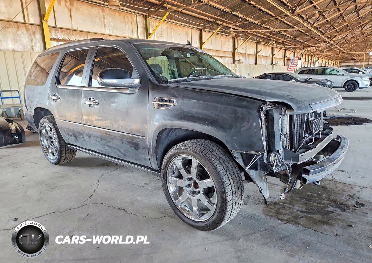 2008 Cadillac Escalade Luxury VIN:1GYEC63818R202753 - 4