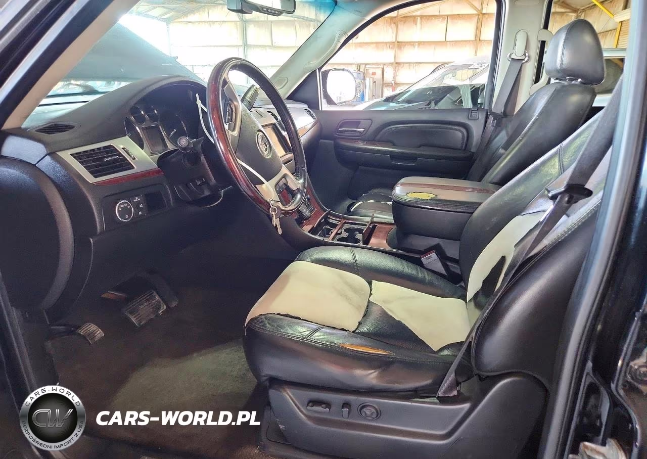 2008 Cadillac Escalade Luxury VIN:1GYEC63818R202753 - 7