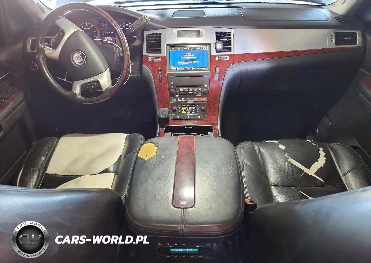 2008 Cadillac Escalade Luxury VIN:1GYEC63818R202753 - 8