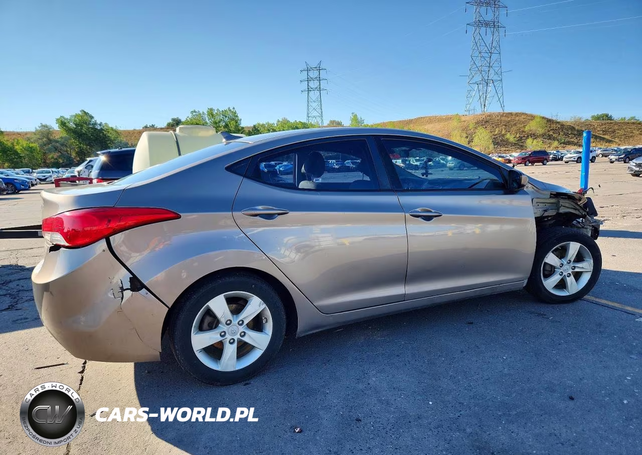 2011 Hyundai Elantra Gls VIN:5NPDH4AE3BH040901 - 3