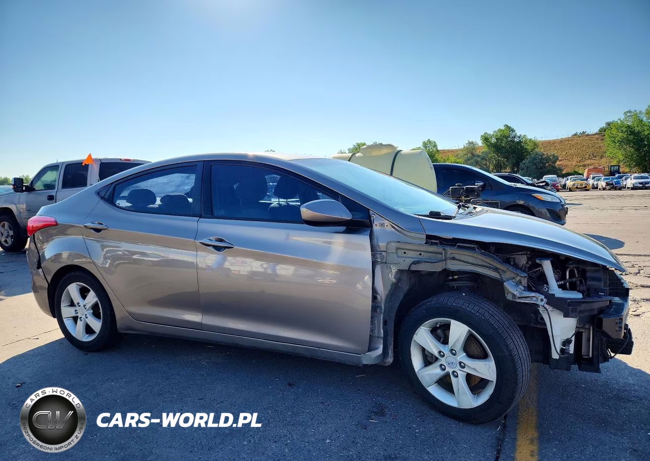 2011 Hyundai Elantra Gls VIN:5NPDH4AE3BH040901 - 4