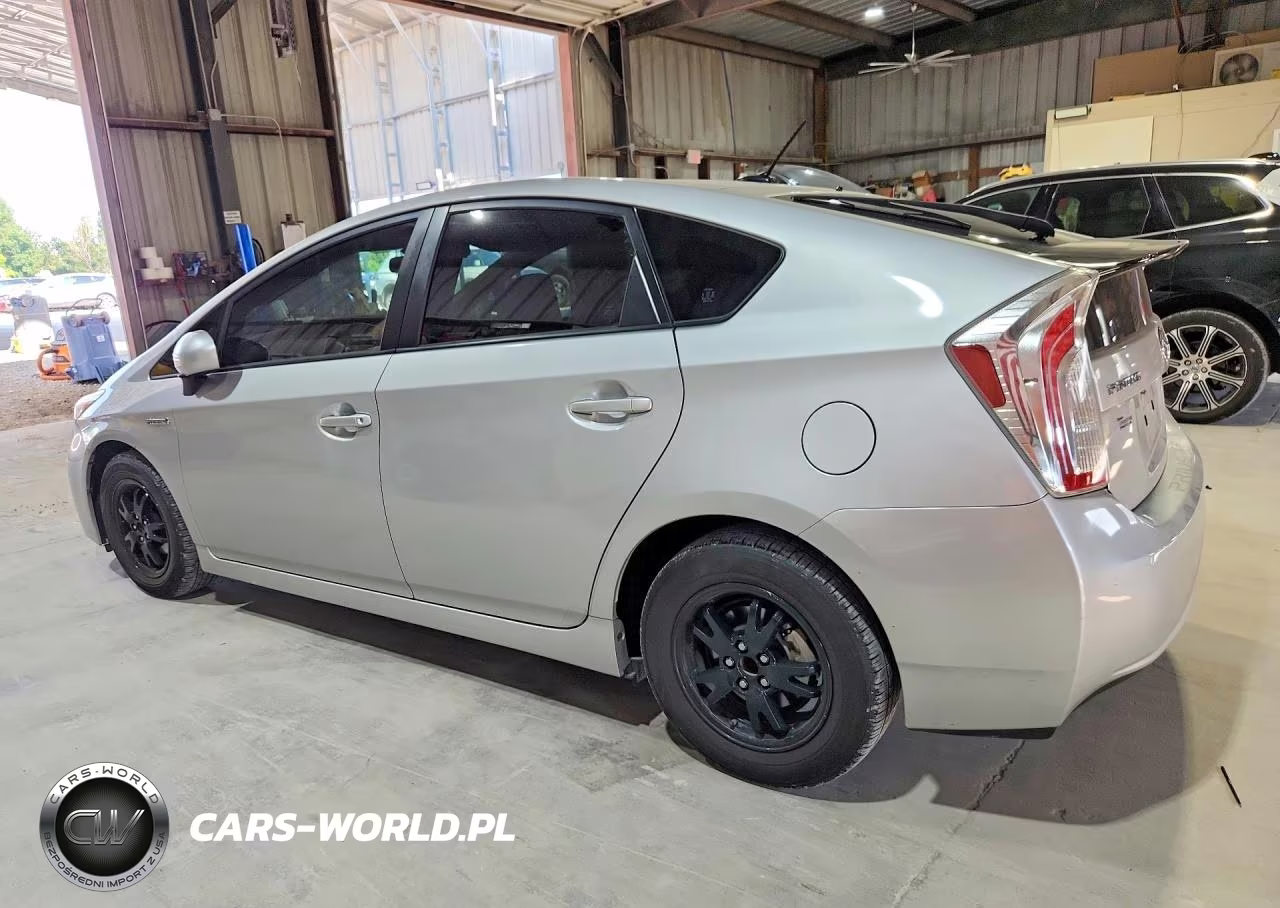 2014 Toyota Prius Three VIN:JTDKN3DUXE1771270 - 2