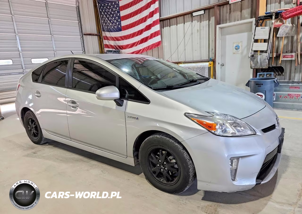 2014 Toyota Prius Three VIN:JTDKN3DUXE1771270 - 4